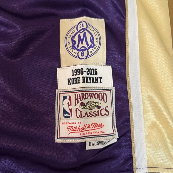 Kobe Bryant Mitchell & Ness
1996-2016 HOF LA Lakers
Purple Jersey Size XL - Picture 5 of 6